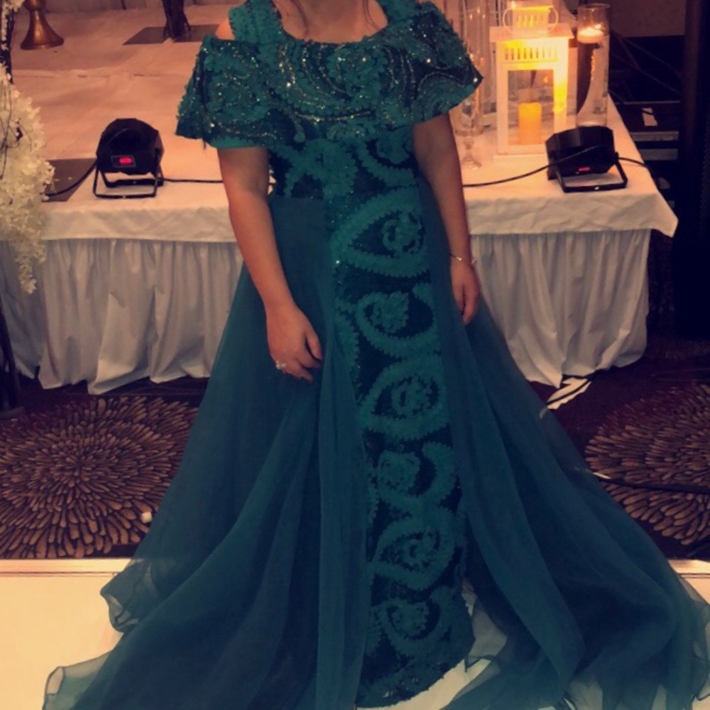 Beautiful hunter green dress